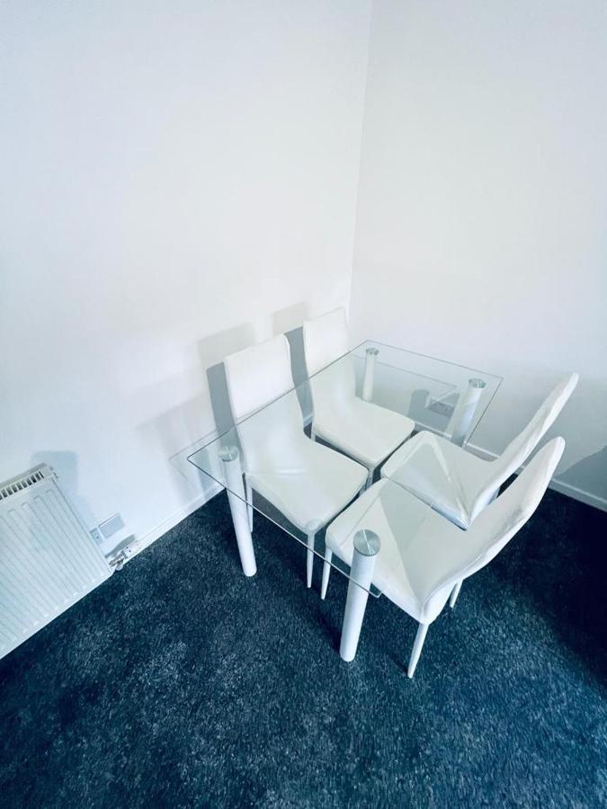 Modern 2 Bedroom Apartment With Free Parking Γλασκώβη Εξωτερικό φωτογραφία